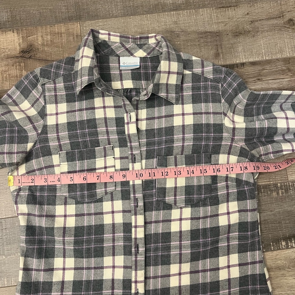 Columbia Gray, Cream & Purple Plaid Button-Up Size S Like new - Picture 6 of 9